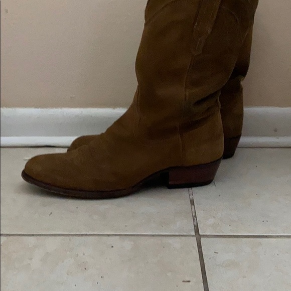 Meet your Posher, Chris - Picture 1 of 1